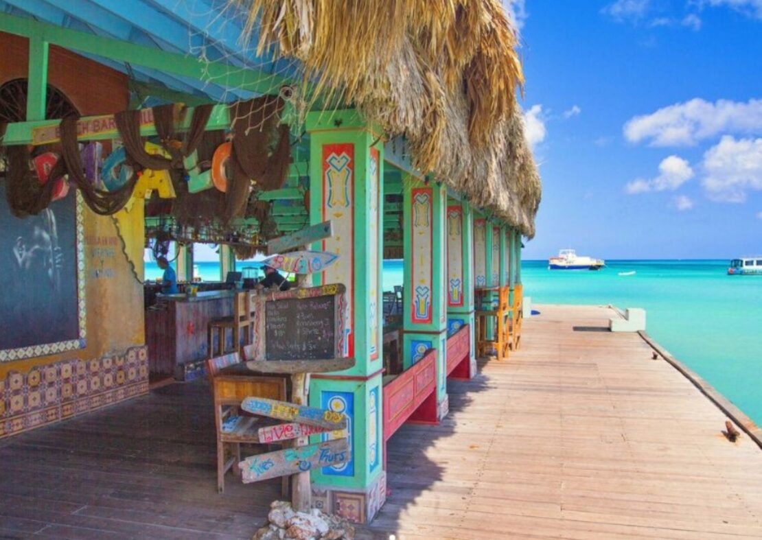 Bugaloe Beach Bar & Grill in aruba 
